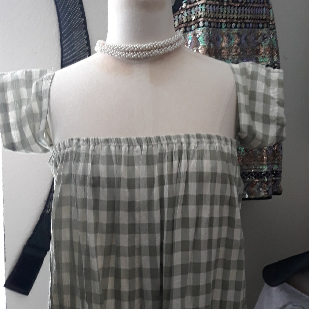 Dress - Picture 8 of 10